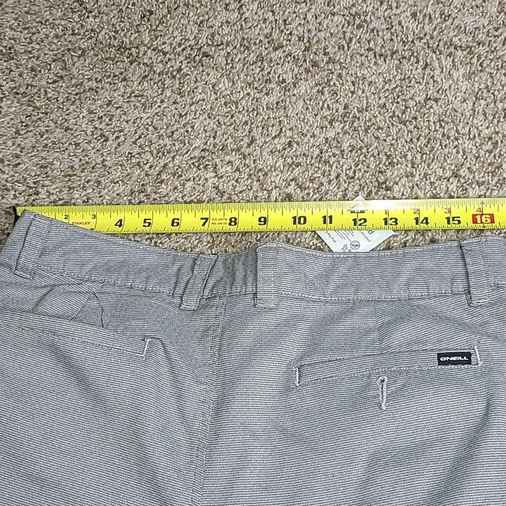 O'Neill Men's Light Gray Flat Front Shorts